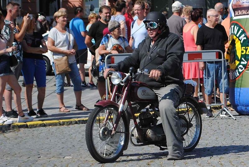 Veterány se sjely do Veselí nad Lužnicí na Selské Baroko 2023.