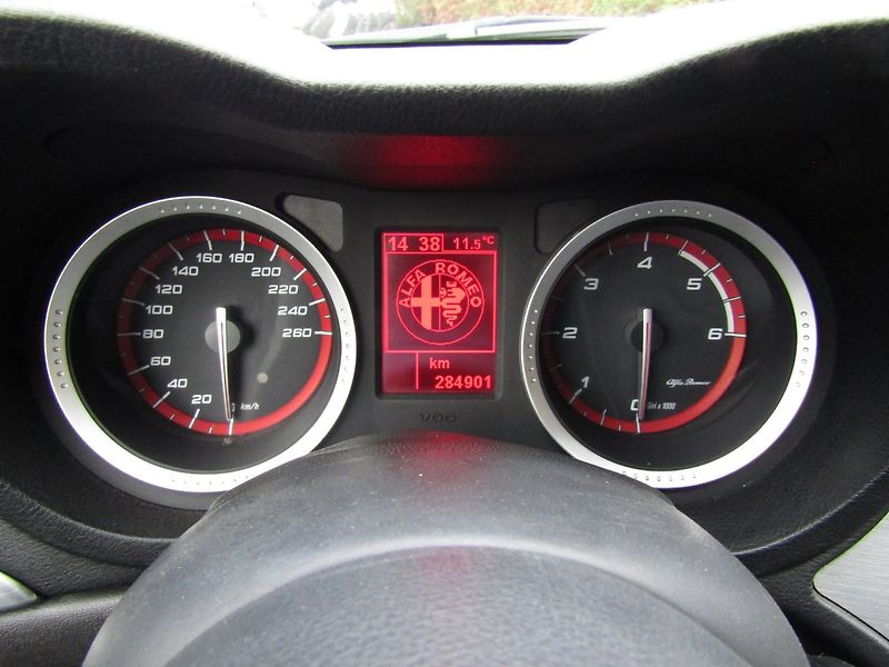Alfa Romeo 159 (2009) 2.0JTD 125kW - fotka 27 z 33
