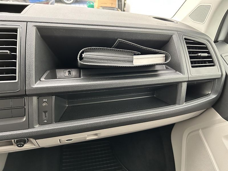 Volkswagen Transporter 2.0 TDI - fotka 17 z 22