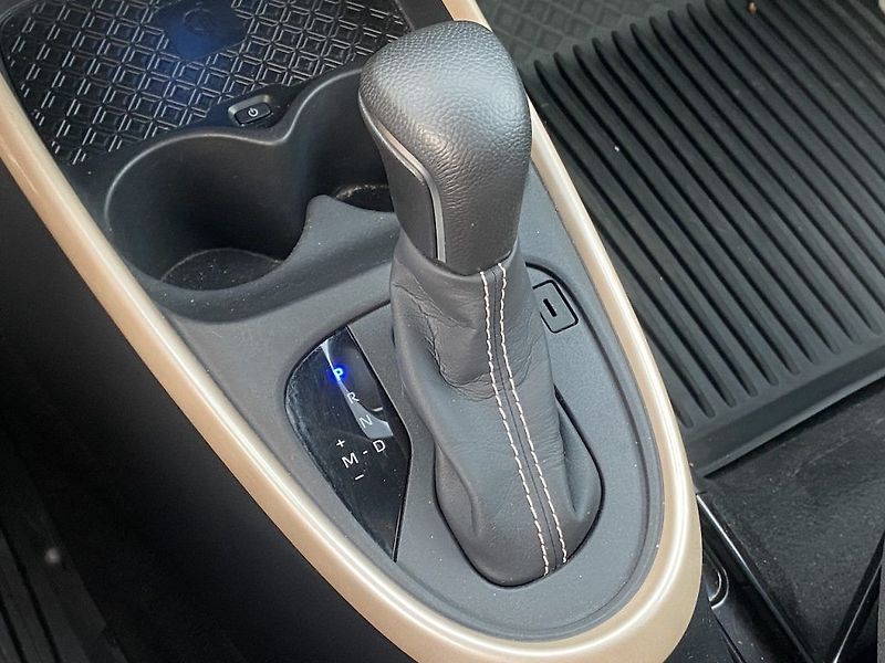 Toyota Aygo 1.0i, ČR, Style Tech, automat - fotka 14 z 17