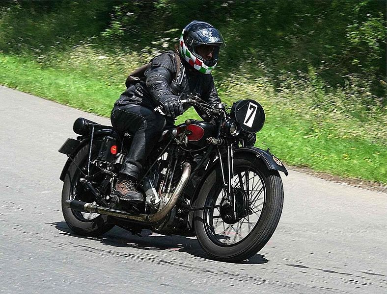Motocykly Imperia se v Německu vyráběly deset let. Velké úspěchy slavily zejména při silničních závodech. Na snímku je Imperia H 500 Sport na Oldtimer festivalu Nürburgring 2007.
