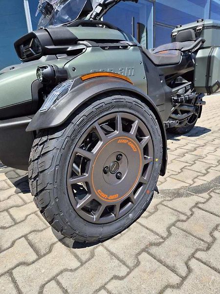 Can-Am (2026) CANYON Redrock MY2026 - fotka 11 z 30