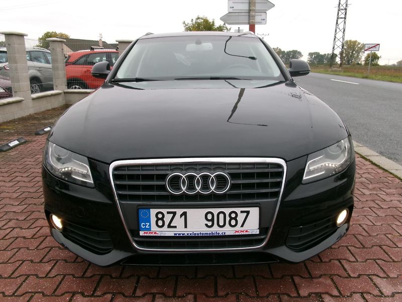 Audi A4 (2008) 2,0TDI AC TEMP VÝHŘEV ALU - fotka 4 z 31
