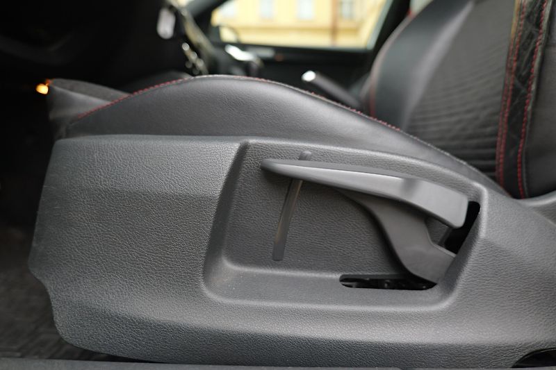 Škoda Octavia 2.0 TDI 135 kW RS Tažné - fotka 16 z 36