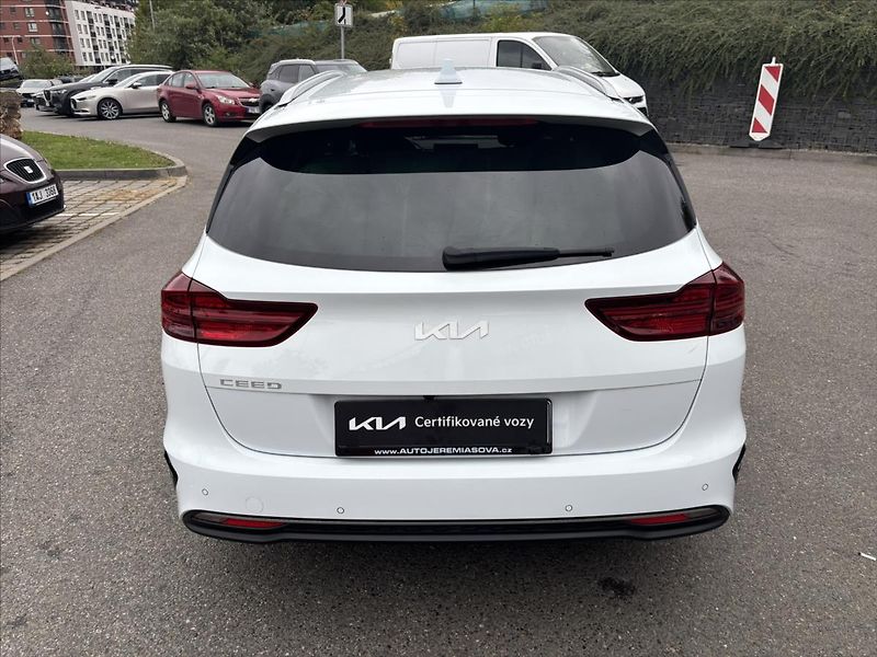 Kia Ceed 1,5 TGDi TOP ZÁRUKA CARPLAY - fotka 4 z 42
