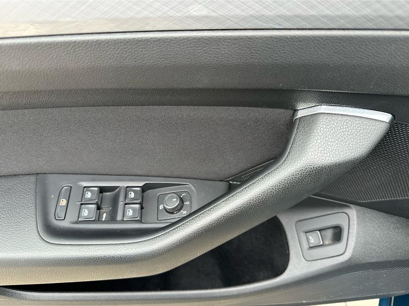 Volkswagen Passat Business 2.0 TDI 110 kW DSG Va - fotka 19 z 21