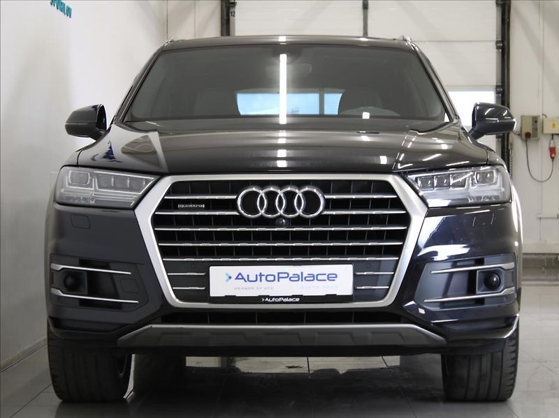 Audi Q7 3,0 TDi 200kW S-line 7-míst ČR - fotka 2 z 29