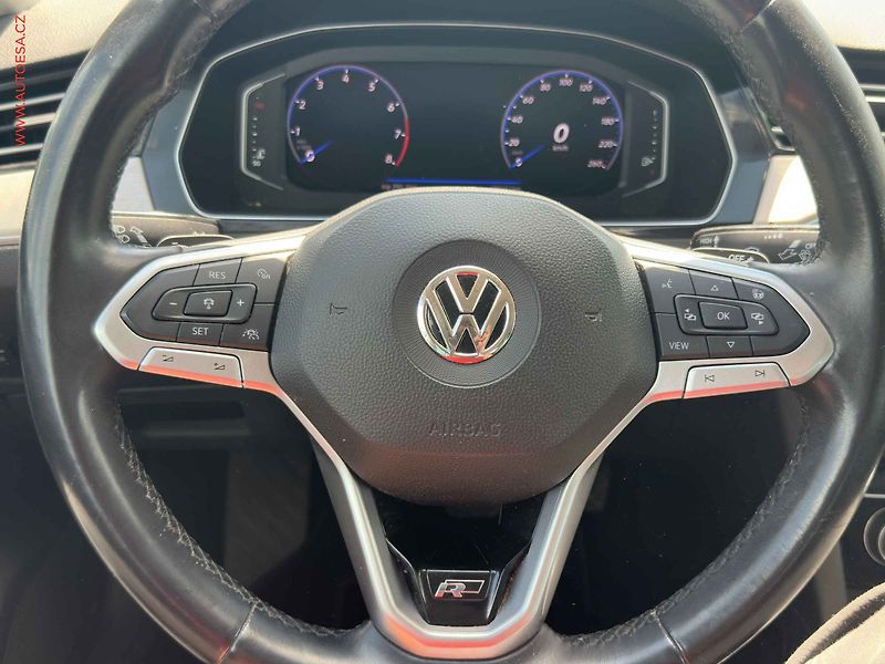 Volkswagen Passat (2019) 2.0TSi, 2.maj,ČR, DSG, LED - fotka 12 z 20