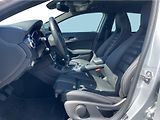Mercedes-Benz GLA 180 i - náhled 11