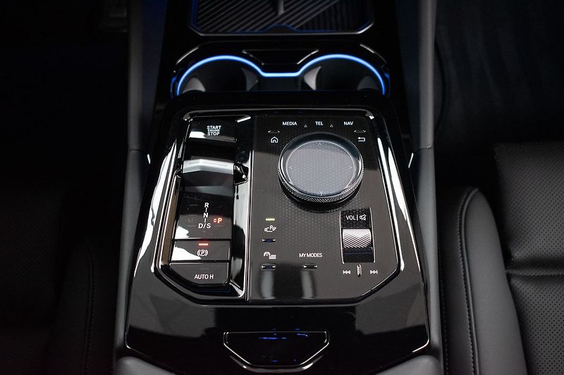 BMW Řada 5 540d xD ///M*ZÁRUKA*TAŽNÉ*ČR 1 - fotka 29 z 51