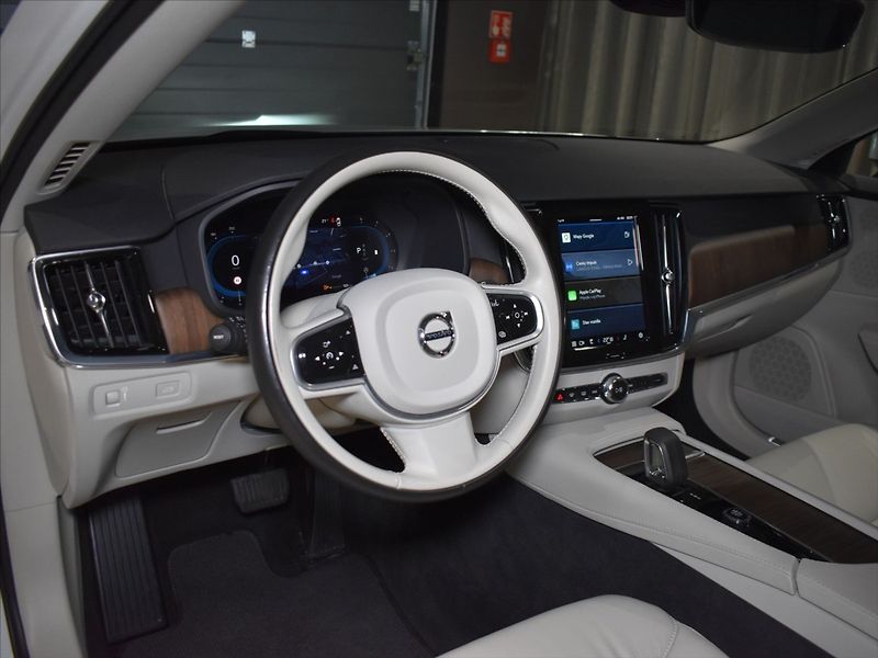 Volvo V90 2,0 CC PRO B4 AWD - fotka 13 z 24