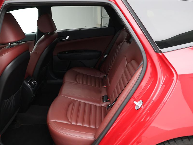 Kia Optima 2,0 T - GDI 180kW GT CZ - fotka 13 z 28