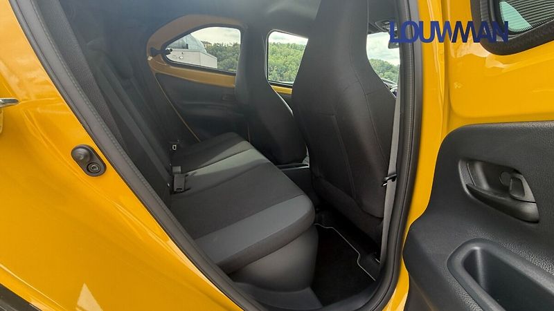 Toyota Aygo 1.5HEV GR SPORT - fotka 20 z 25