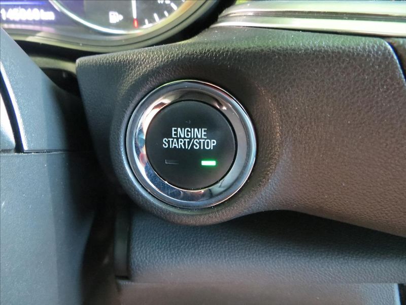 Opel Insignia 2,0 GSi 4x4 Sports Tourer AWD - fotka 25 z 31