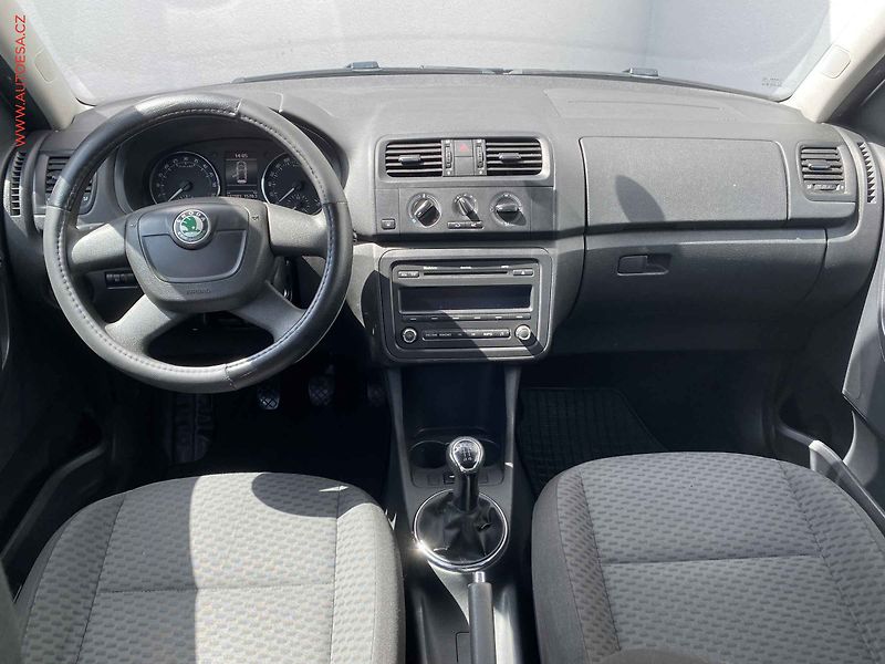 Škoda Roomster (2011) 1.6 TDi, ČR, Style, park. - fotka 8 z 14