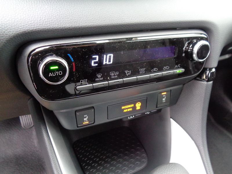 Mazda 2 Hybrid (2025) 1,5 AT Center-line - fotka 17 z 23