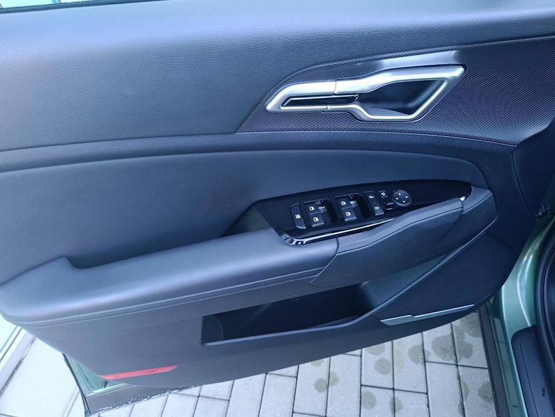 Kia Sportage (2022) 1.6 T-GDi 110Kw Top 4x4 ČR 1. - fotka 13 z 17