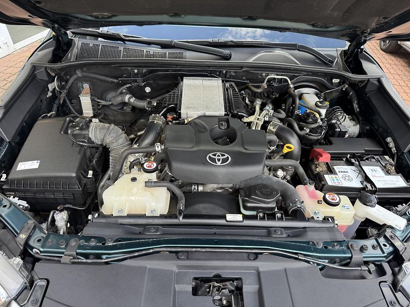 Toyota Hilux (2023) 2.8 automat Executive - fotka 18 z 18