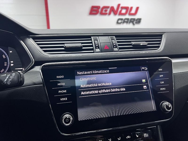 Škoda Superb 2.0 TSI 140 kW Style Servis - fotka 43 z 50