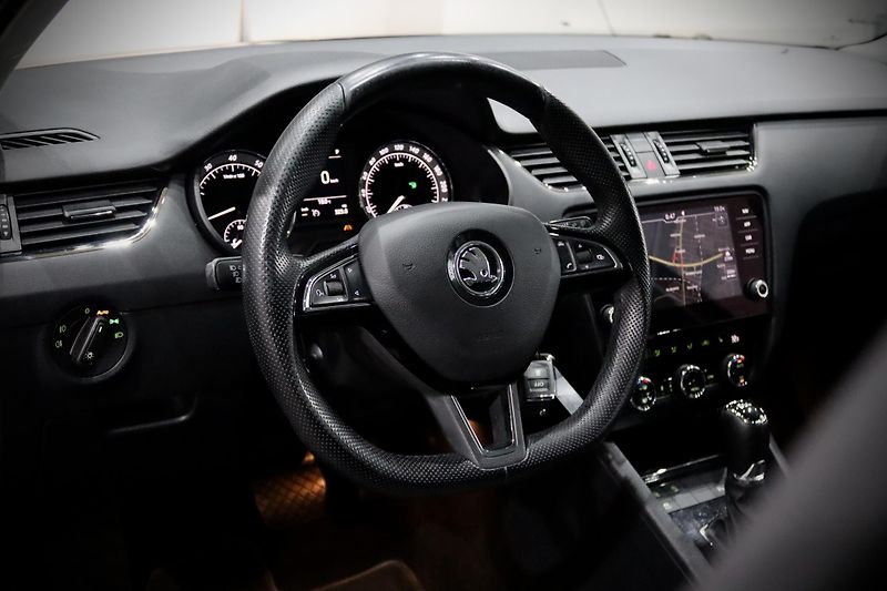 Škoda Octavia 3 FL Combi 1.4 TSI 110 kW DSG - fotka 11 z 43