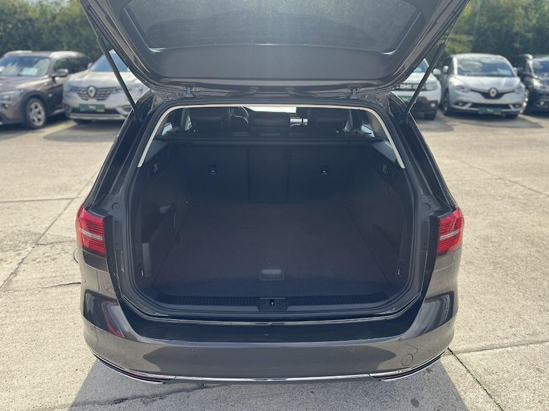 Volkswagen Passat - fotka 9 z 11