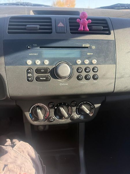 Suzuki Swift 1,3 D - fotka 18 z 18