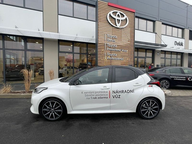 Toyota Yaris 1.5 Hybrid 130k GR-SPORT VIP - fotka 7 z 26