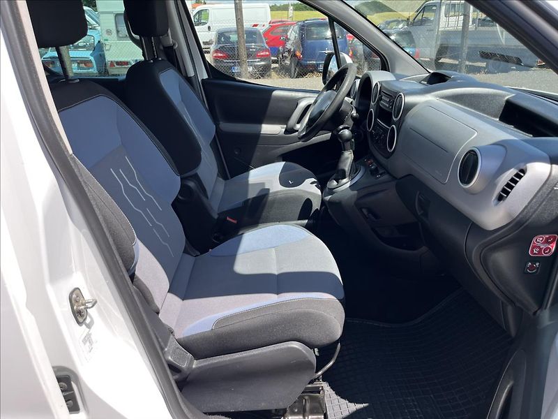 Peugeot Partner 1,6 HDi 5MÍST KLIM ROZVODY DPH - fotka 11 z 39