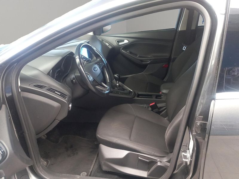 Ford Focus (2017) TREND 1.0 92 kW, ČR, Winter Sa - fotka 7 z 19