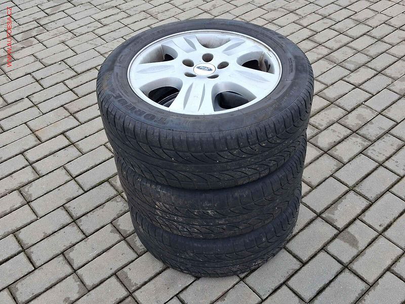 Ford Focus (2006) 1.6 TDCI, AC - fotka 15 z 16