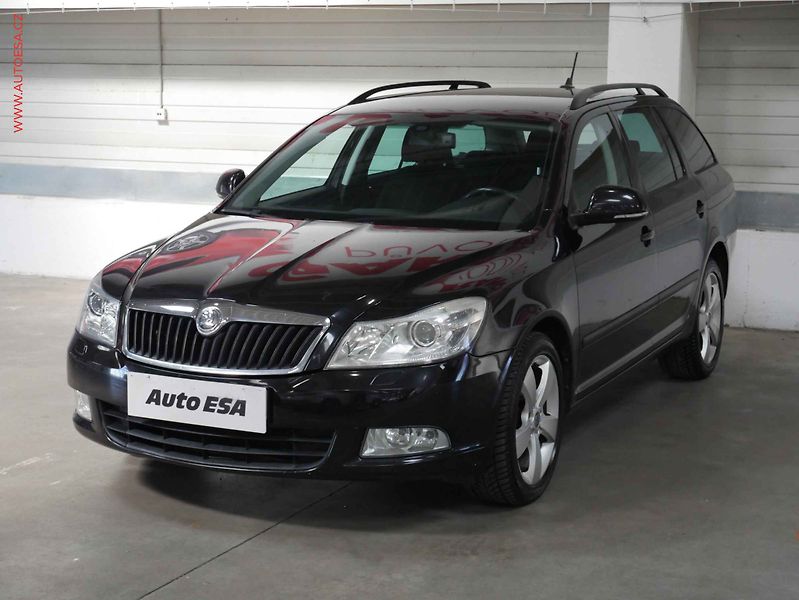 Škoda Octavia (2011) 2.0TDi, P.čidla - fotka 3 z 20