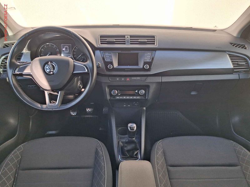Škoda Fabia (2017) 1.0TSi, 2.maj,ČR, Style - fotka 8 z 18
