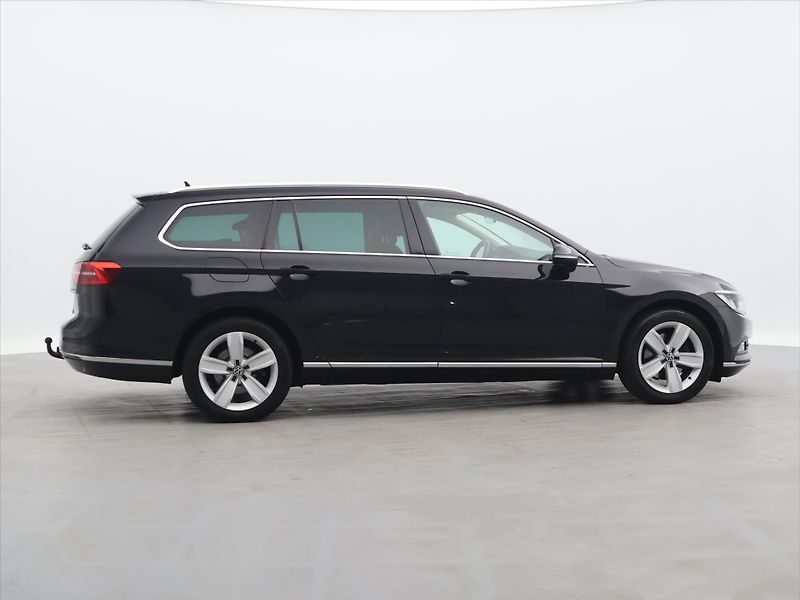 Volkswagen Passat 1,6 TDI Highline Tažné Panoram - fotka 8 z 37