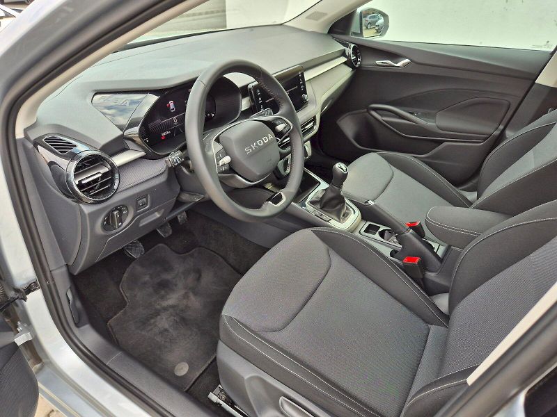 Škoda Fabia (2025) Selection 1.0 TSI 70 kW 5°manu - fotka 12 z 30