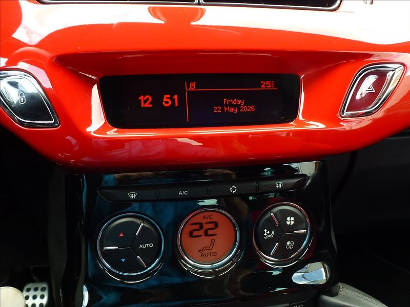 Citroën DS3 1,6 16V VTi THP SportChic - fotka 31 z 46