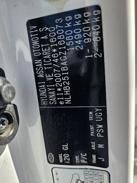 Hyundai i20 (2016) 1.2 NOVÉ ROZVODY A STK - fotka 21 z 23