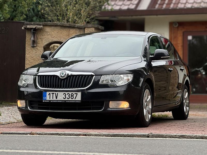 Škoda Superb 2.0TDi ČR čidla aut. klima  - fotka 3 z 31