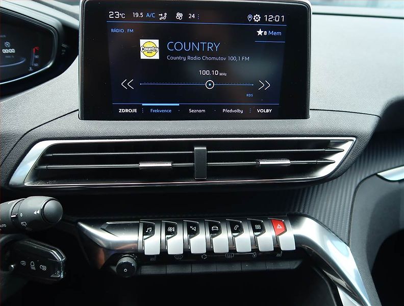 Peugeot 3008 (2020) 1.2 PureTech, Serv.kniha - fotka 12 z 15