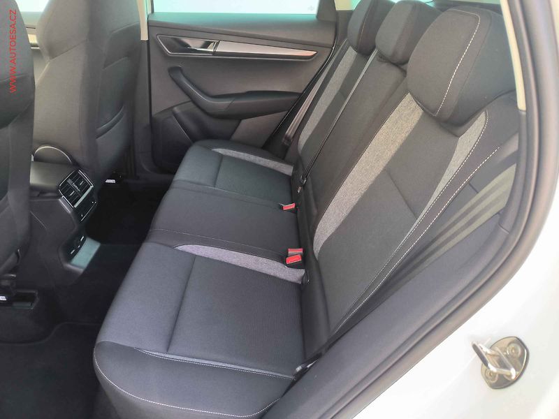 Škoda Karoq (2020) 1.5 TSi, Drive, LED, kamera - fotka 10 z 23