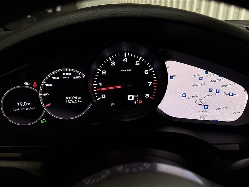 Porsche Cayenne 3.0 V6 250kW ACC LED 1MAJ DPH - fotka 17 z 40