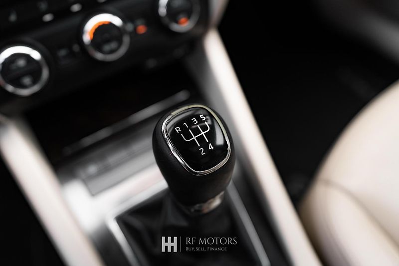 Škoda Octavia (2014) 1.6 TDI Elegance/Style - fotka 30 z 35