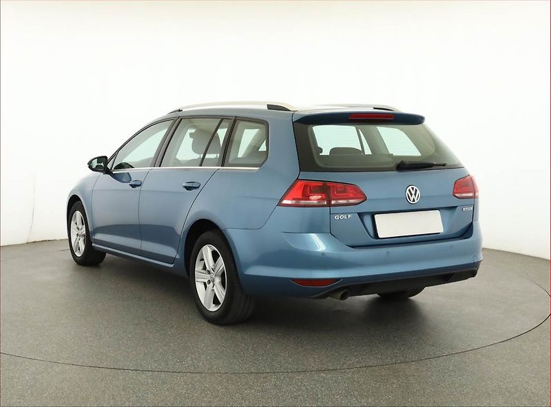 Volkswagen Golf (2016) Highline 1.6 TDI, Xenony - fotka 4 z 19