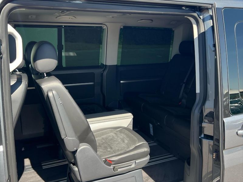 Volkswagen Multivan 2,0 TDi 7DSG 4Motion EDITION - fotka 13 z 29