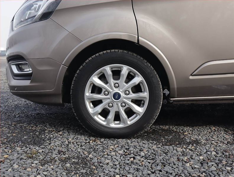 Ford Tourneo Custom (2019) Titanium 2.0 EcoBlue mHEV - fotka 14 z 20