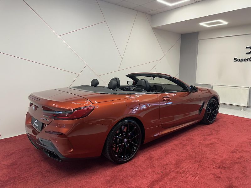 BMW Řada 8 (2018) M850i Cabrio HUD*B&W*360*MASÁŽ - fotka 7 z 21