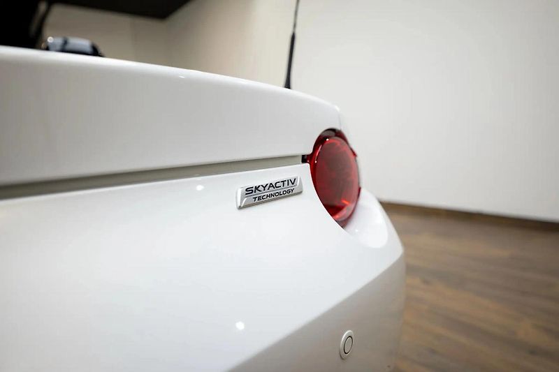 Mazda MX-5 2.0 118 kW RWD 6MT - fotka 24 z 29
