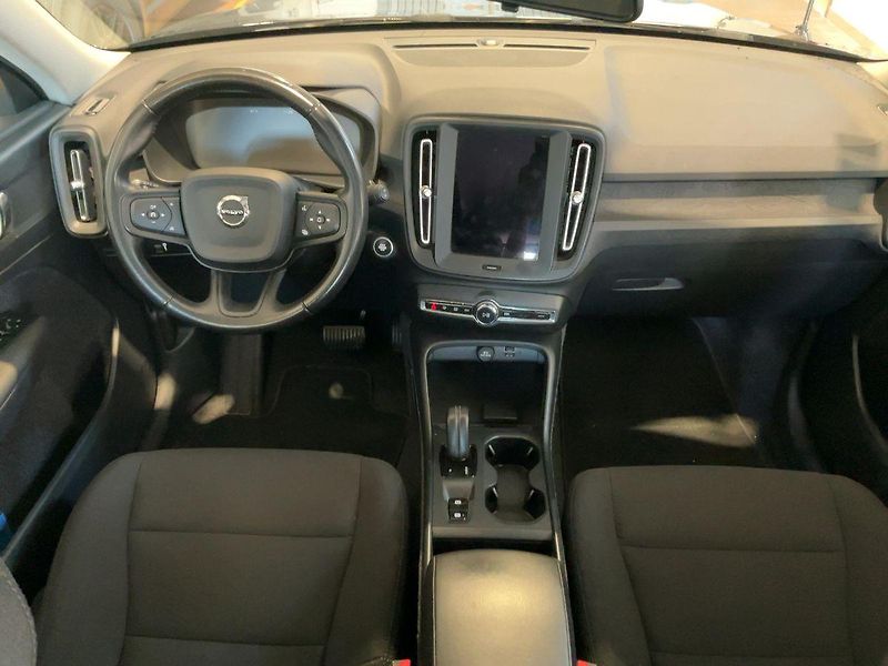 Volvo XC40 (2021) 1.5 T2 Momentum   2WD automat - fotka 14 z 18