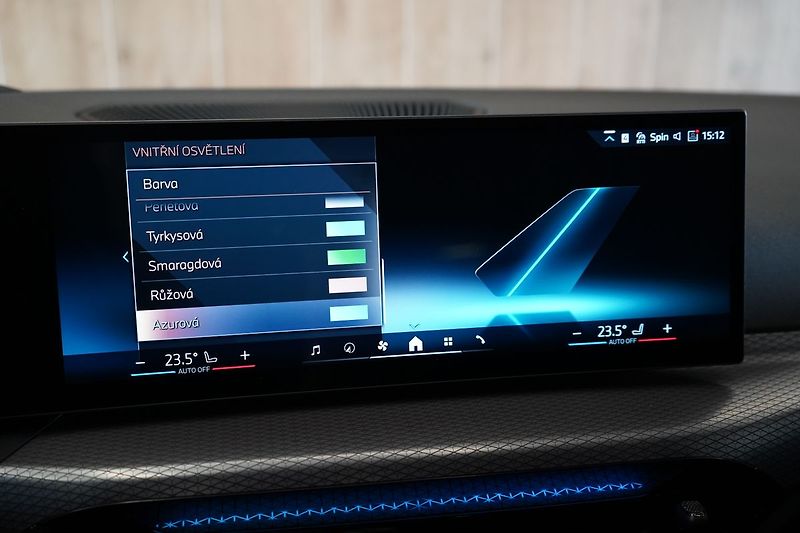 BMW Řada 3 320d xDrive Touring, HUD, ACC - fotka 30 z 43