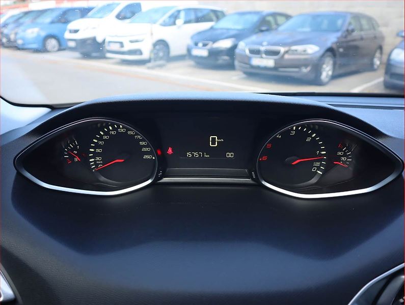 Peugeot 308 (2016) Style 1.6 BlueHDi, Serv.kniha - fotka 11 z 20