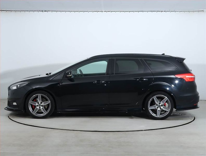 Ford Focus (2015) 2.0 EcoBoost ST, Kůže - fotka 3 z 22